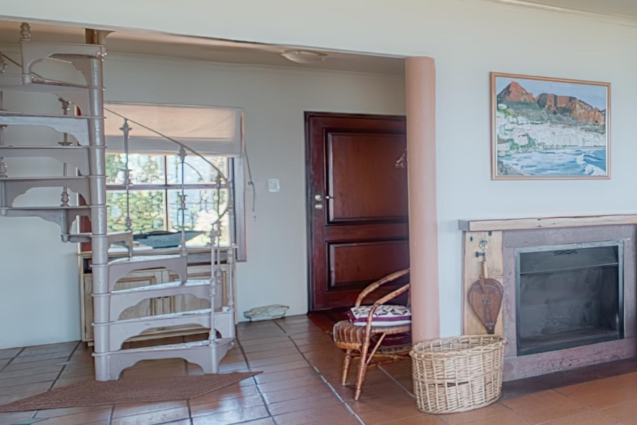 5 Bedroom Property for Sale in De Kelders Western Cape